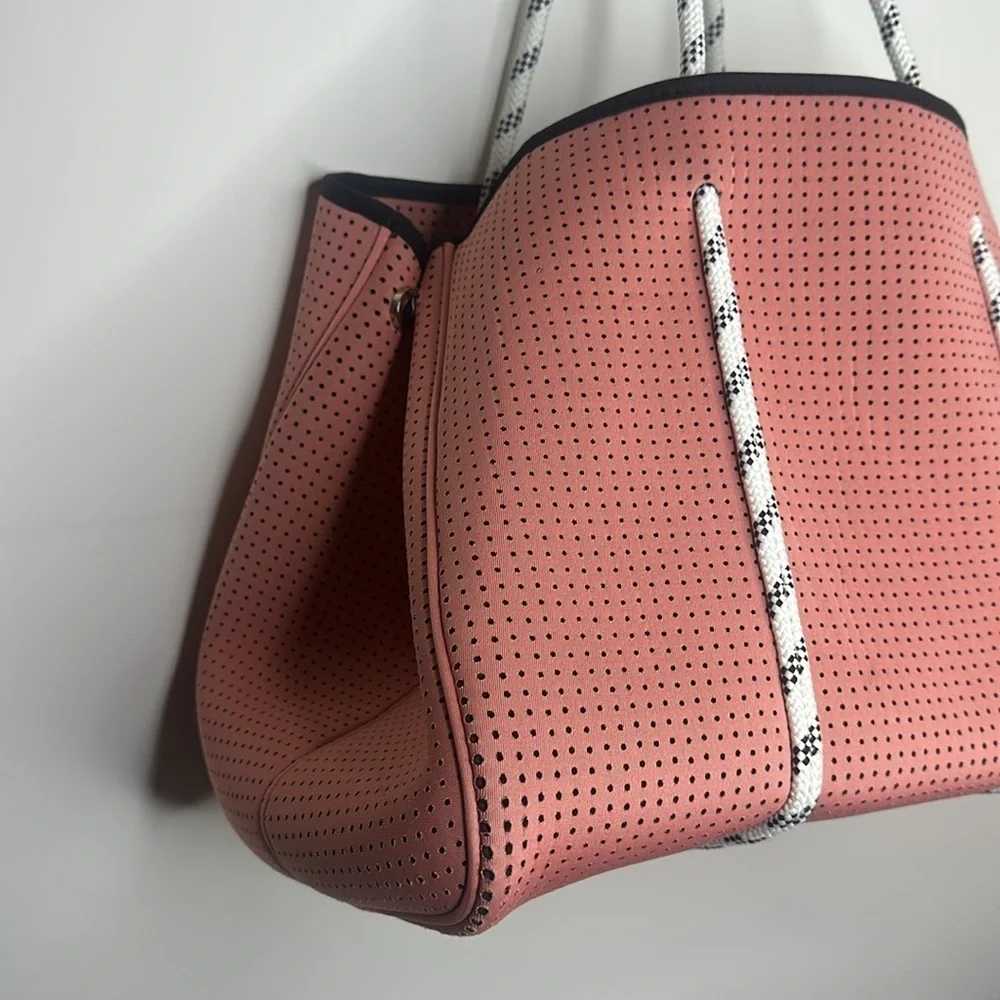 Mayamar neoprene tote bag VGUC